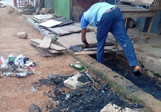 cleaning a drainage