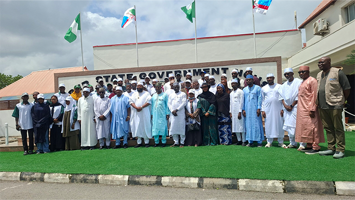Idi Maiha and others paid a courtesy visit to Governor Umaru Bago while on a two-day working visit to assess L-PRES projects in Minna