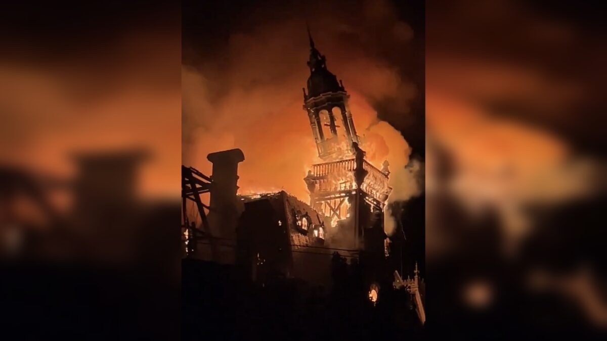 Limoges City Hall on fire