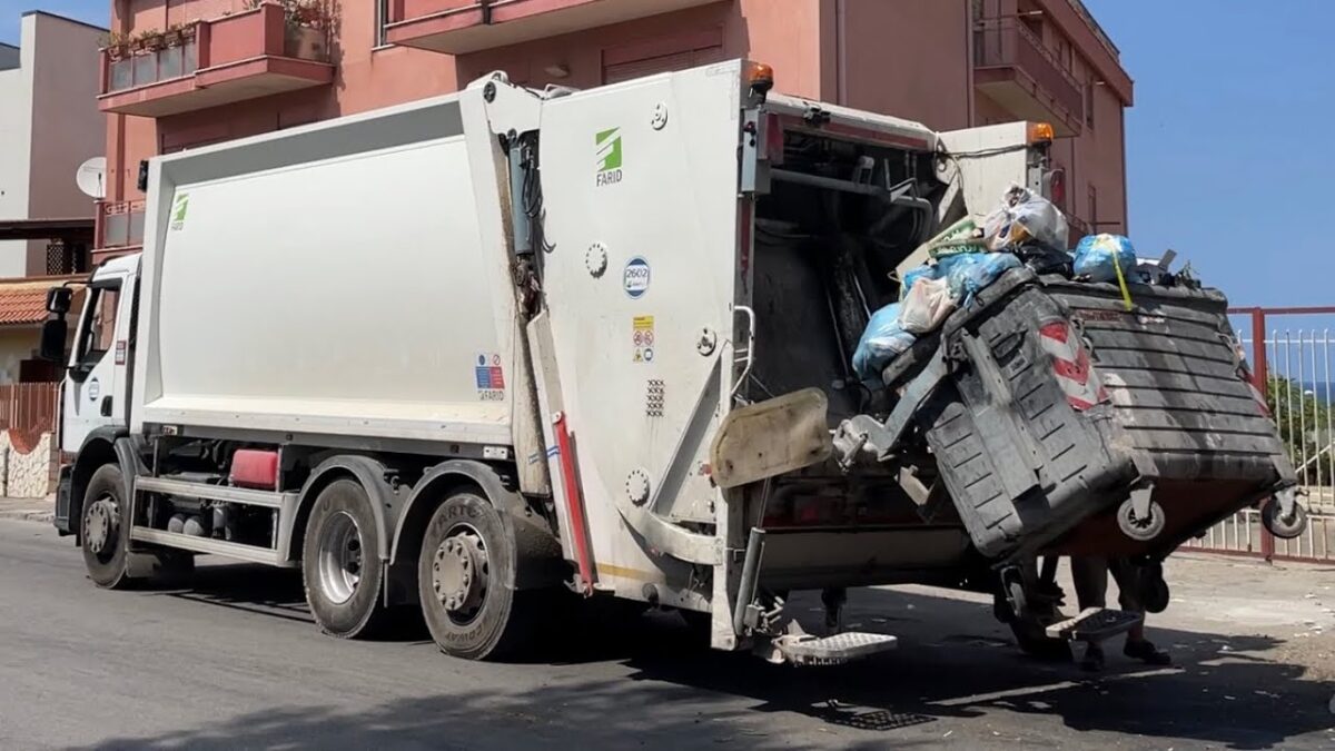 Italy’s garbage truck