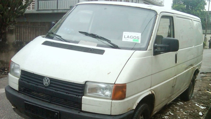 VOLKSWAGEN BUS