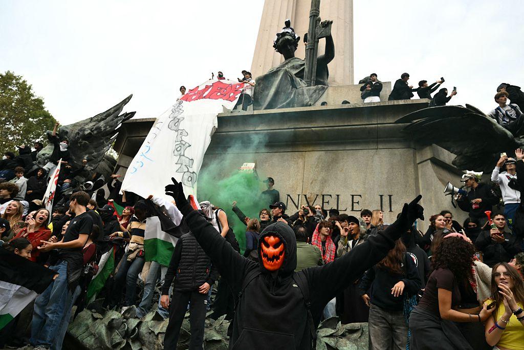 Protest in Germany or Italy