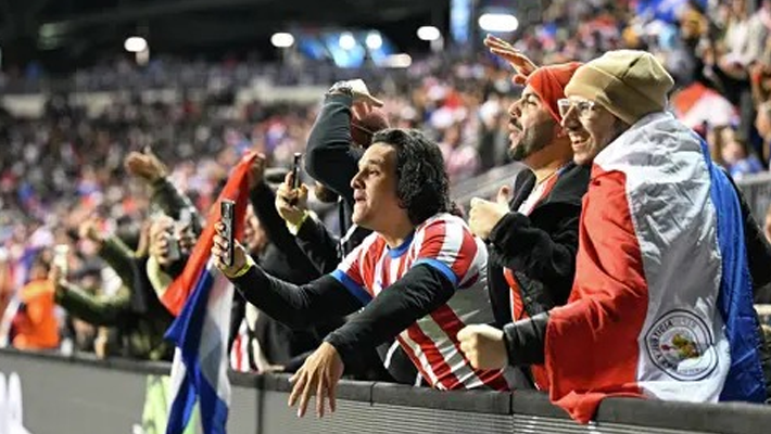 Paraguay football fans