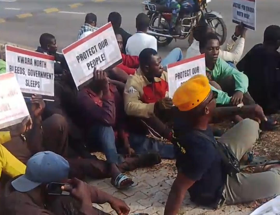 Hordes of protesters