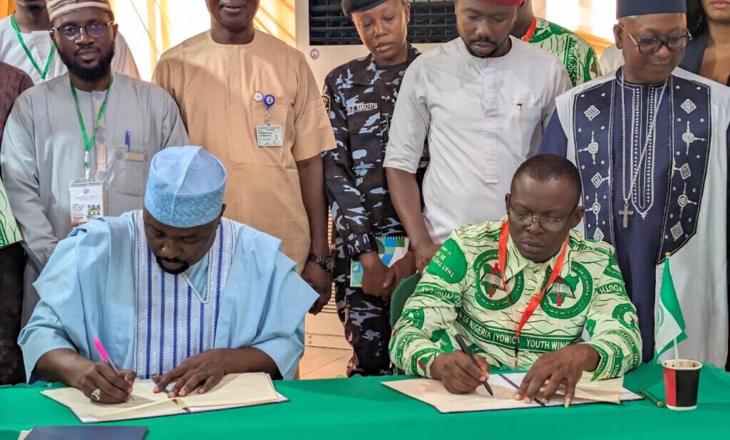 Christian, Muslim youths sign peace accord in Abuja
